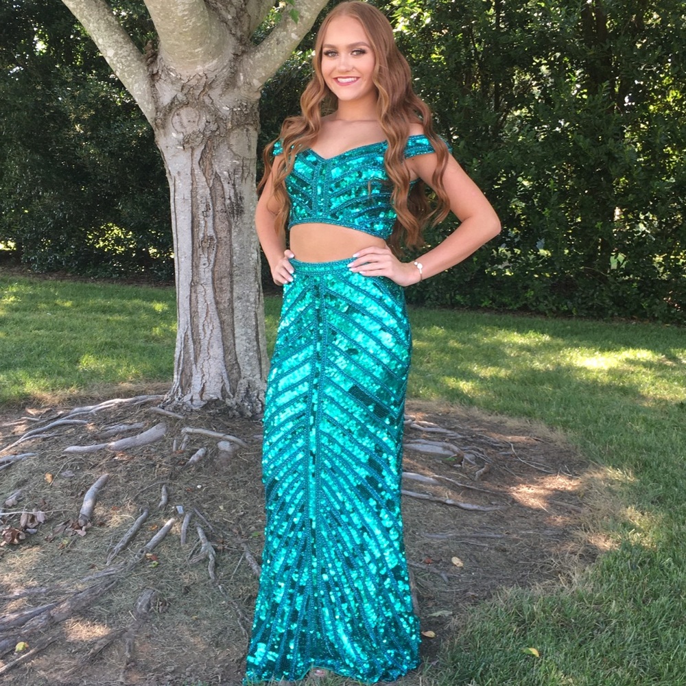 Prom dress